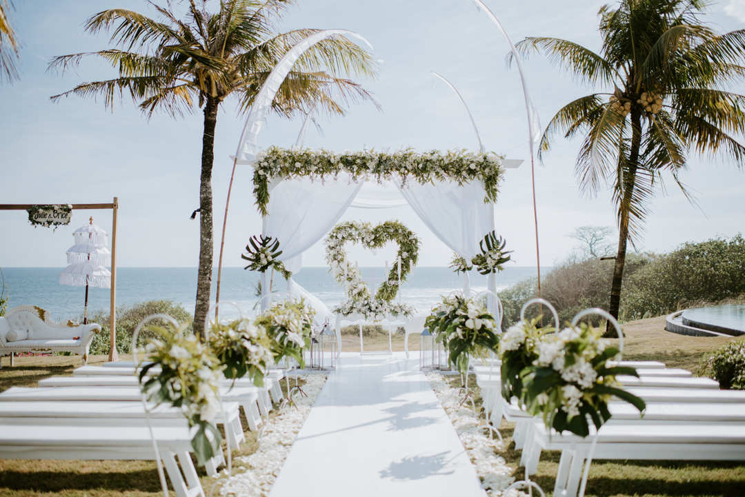 JULIE-BRICE_BEST_WEB_0021 Arche de mariage en blanc