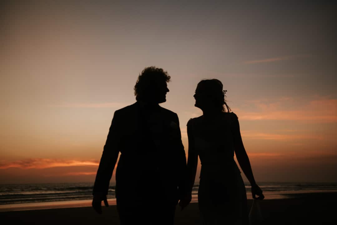 Romantic beach photos Manon Pierre Bali