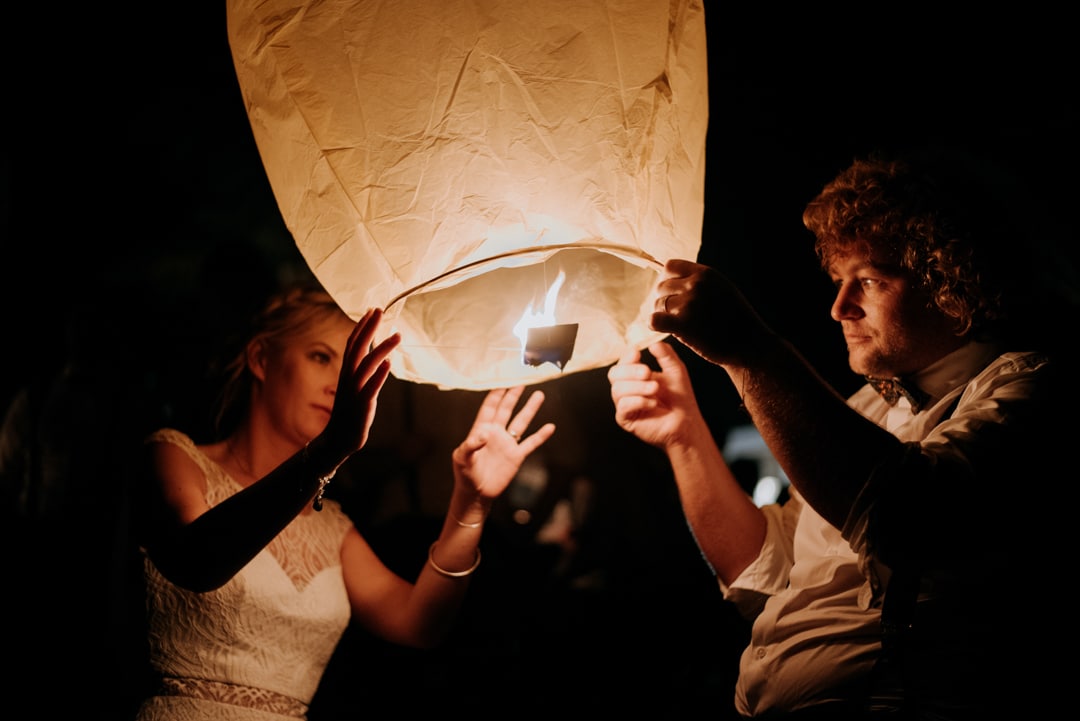 Chinese lantern release wedding Manon Pierre Bali