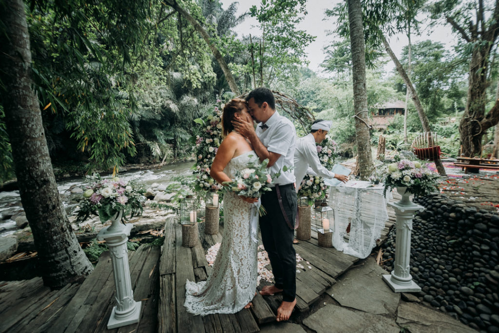 Fin de la cérémonie de mariage à Bali