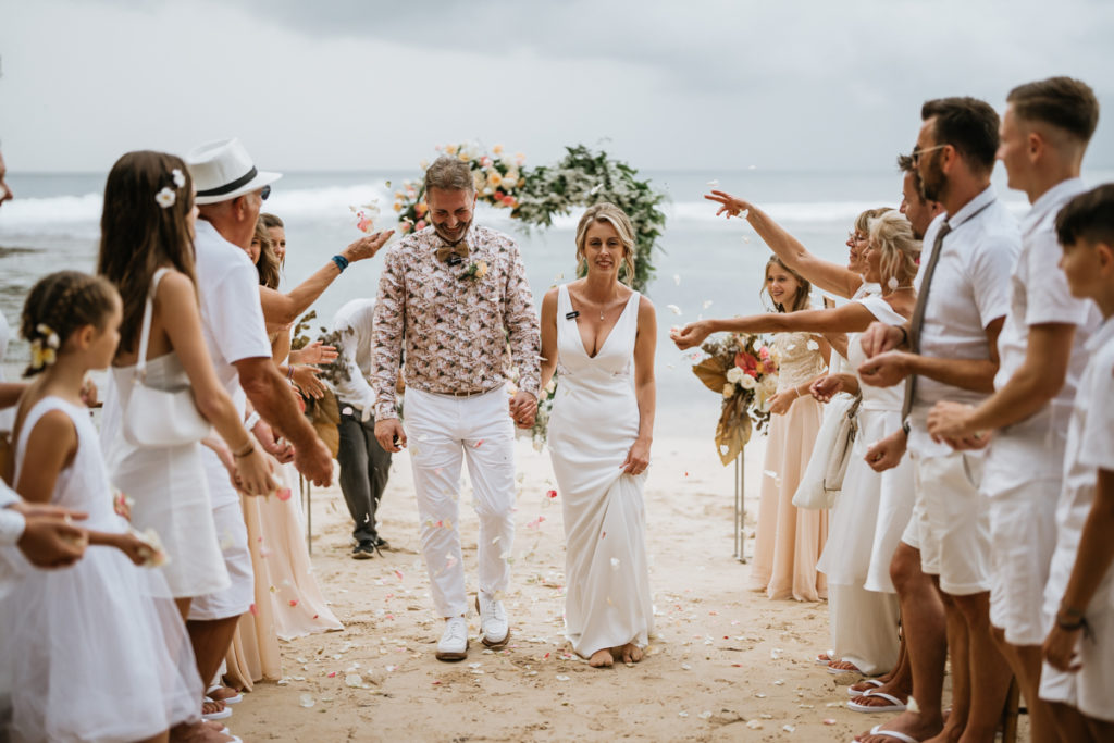 Cérémonie sur la plage de mariage à Bali