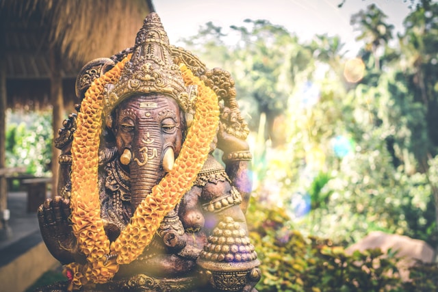 artem-beliaikin-BXX510qdHs8-unsplash statue de Ganesh a Bali